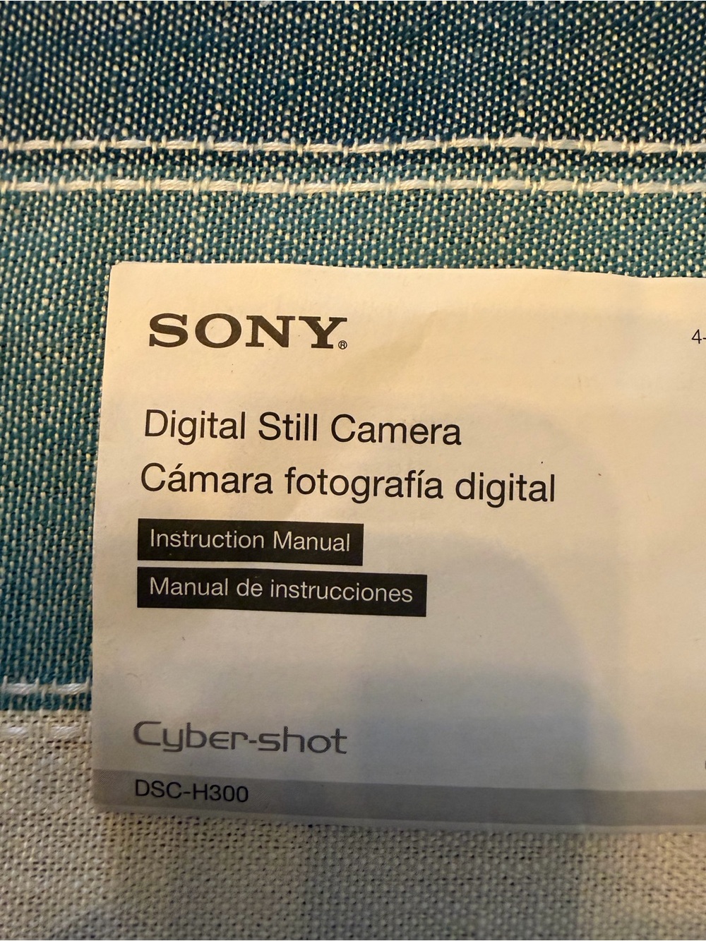 Sony Black Camera with Black Lens Cap - Picture 11 of 11